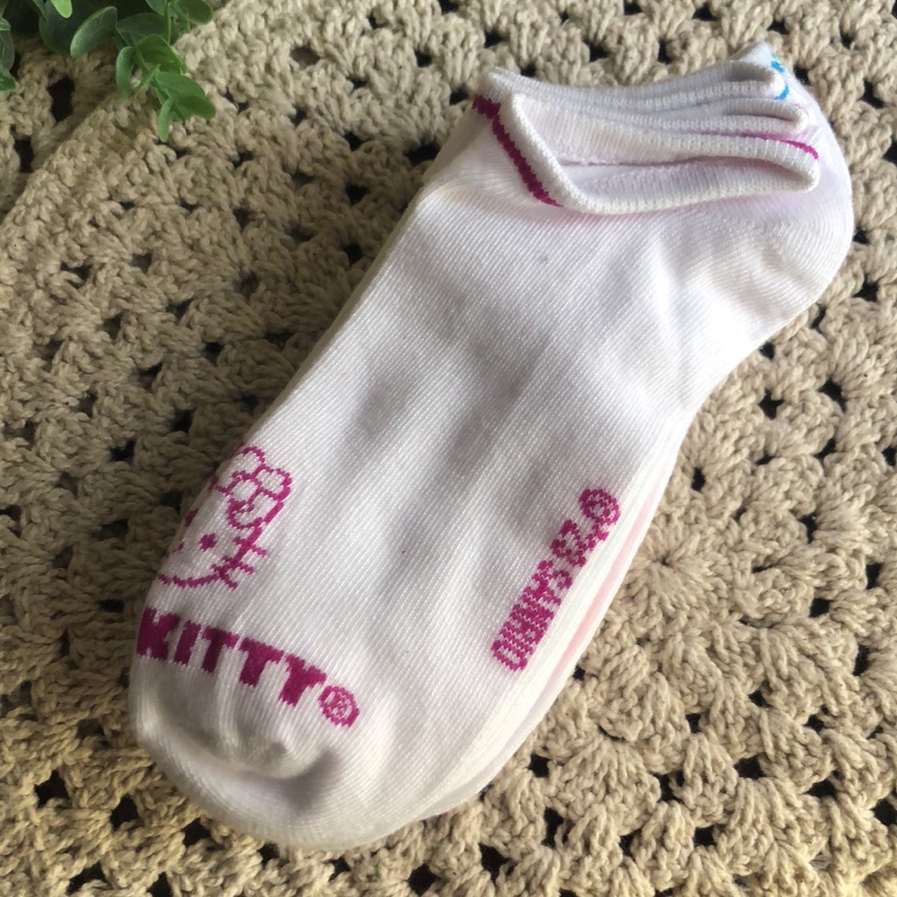 Hello Kitty No Show Socks - Picture 7 of 7
